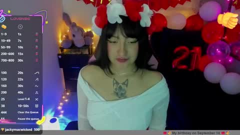 Snapshot of millandiux chatting on September 13, 11:57 pm millandiux online show from September 13, 11:57 pm