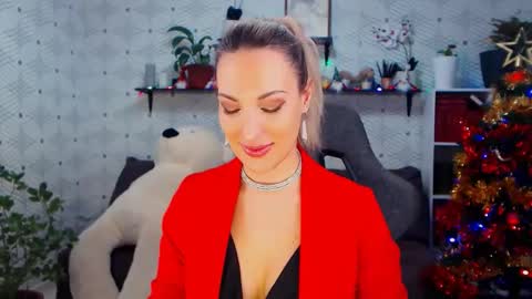 MillaXQueen online show from January 7, 3:59 pm