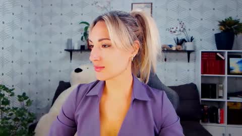 MillaXQueen online show from November 6, 2:01 pm