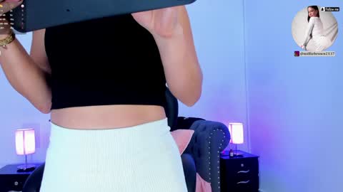 Snapshot of millie_brown21 chatting on January 23, 6:35 pm Millie online show from January 23, 6:35 pm