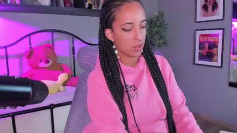 millie_volturi online show from July 25, 1:18 pm