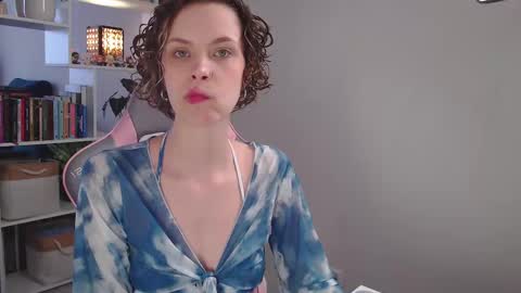 Snapshot of milly_ross23 chatting on February 10, 7:36 am Milly online show from February 10, 7:36 am