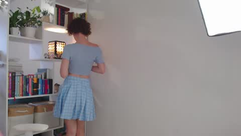 Snapshot of milly_ross23 chatting on December 20, 7:01 am Milly online show from December 20, 7:01 am