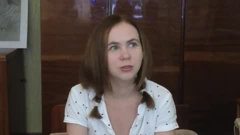 Snapshot of milora_ chatting on September 9, 3:23 pm Mila online show from September 9, 3:23 pm