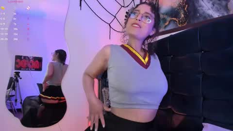 Snapshot of milu04_ chatting on October 3, 1:16 pm milu04_ online show from October 3, 1:16 pm