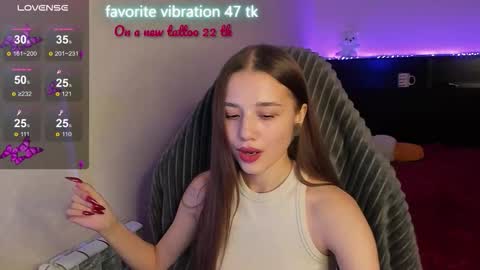 Emily online show from October 19, 7:38 pm