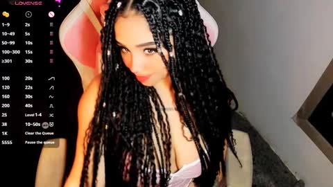 mimirodriguezz online show from March 11, 12:44 am