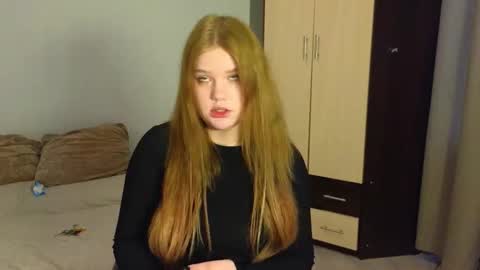 hi Im Mina  online show from February 5, 2:14 am