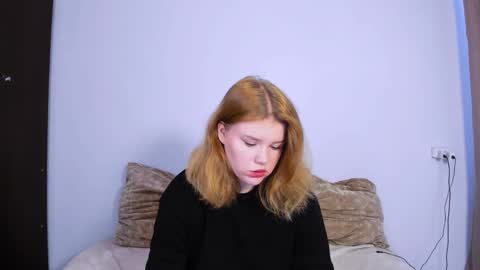 hi Im Mina  online show from September 11, 4:35 am