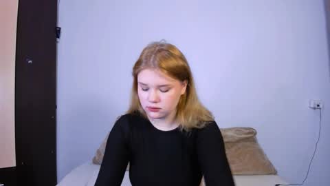 hi Im Mina  online show from September 24, 11:53 am