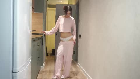 Mira online show from March 20, 7:57 am