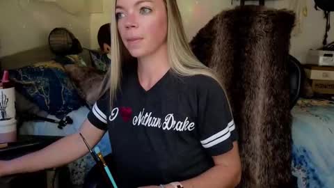 Mindy Mars online show from November 19, 4:40 pm