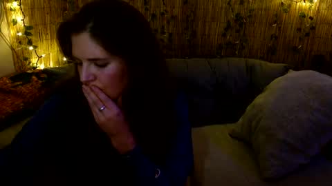 Mindy online show from November 19, 9:42 am