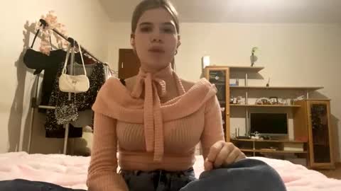 Amelia online show from December 4, 3:57 pm