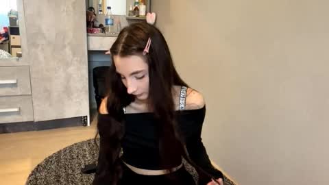 Emilia online show from October 9, 5:33 am