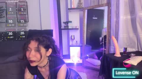 miniadelf online show from March 28, 9:35 pm