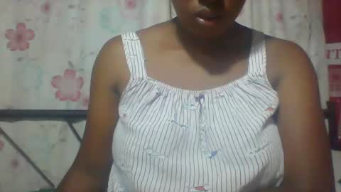 Snapshot of minie4tina chatting on December 14, 5:03 pm Minie4Tina online show from December 14, 5:03 pm