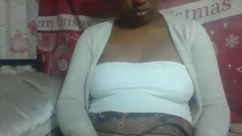 Snapshot of minie4tina chatting on December 13, 7:26 am Minie4Tina online show from December 13, 7:26 am