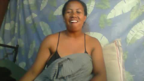 Snapshot of minie4tina chatting on February 13, 7:13 am Minie4Tina online show from February 13, 7:13 am