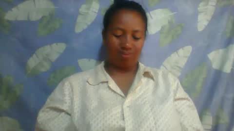 Snapshot of minie4tina chatting on February 24, 5:41 am Minie4Tina online show from February 24, 5:41 am