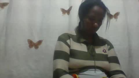 Snapshot of minie4tina chatting on October 4, 2:43 pm Minie4Tina online show from October 4, 2:43 pm