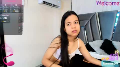 minilove_01 online show from November 13, 12:26 pm