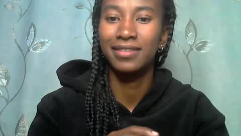 minouch211907 online show from April 22, 2:52 am