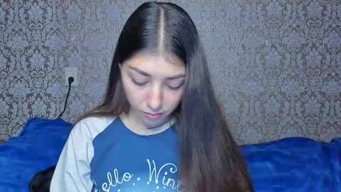 Snapshot of mira_bloempje chatting on September 20, 7:01 pm Mira online show from September 20, 7:01 pm