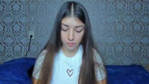 Snapshot of mira_bloempje chatting on September 15, 7:21 pm Mira online show from September 15, 7:21 pm