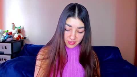 Snapshot of mira_bloempje chatting on February 22, 7:34 am Mira online show from February 22, 7:34 am