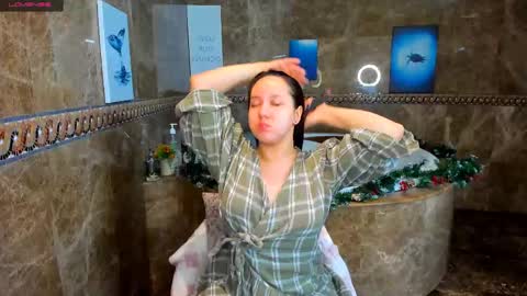 Snapshot of mira_karter chatting on January 12, 1:42 am Mira online show from January 12, 1:42 am