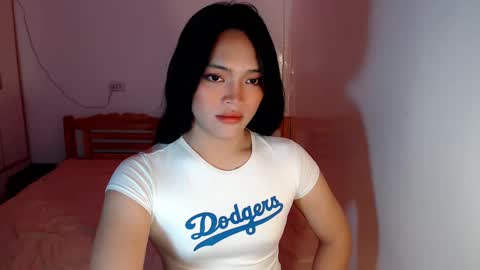 Snapshot of mira_luna222 chatting on December 4, 4:16 pm Mira Bella online show from December 4, 4:16 pm