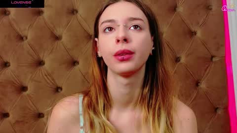 mira_lynxx online show from January 15, 5:24 am