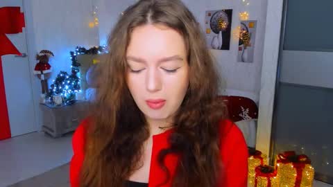 Snapshot of miraclecurly chatting on January 9, 7:29 pm Emma online show from January 9, 7:29 pm