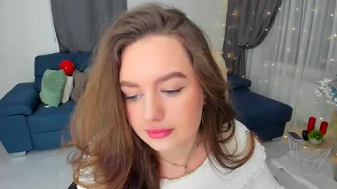 Snapshot of miraclecurly chatting on February 18, 4:49 pm Emma online show from February 18, 4:49 pm
