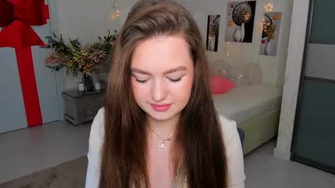 Snapshot of miraclecurly chatting on February 15, 4:12 pm Emma online show from February 15, 4:12 pm