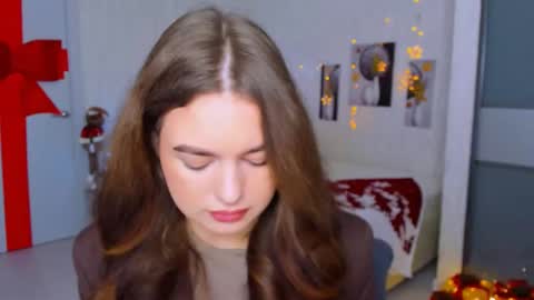 Snapshot of miraclecurly chatting on January 31, 1:33 am Emma online show from January 31, 1:33 am