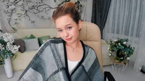 Snapshot of miraclecurly chatting on September 30, 7:30 pm Emma online show from September 30, 7:30 pm