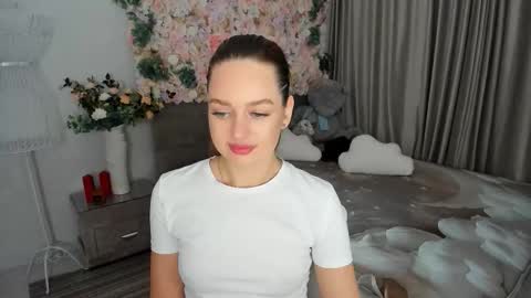 Snapshot of miraclecurly chatting on October 15, 7:49 pm Emma online show from October 15, 7:49 pm