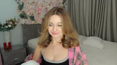 Snapshot of miraclecurly chatting on September 15, 6:37 pm Emma online show from September 15, 6:37 pm