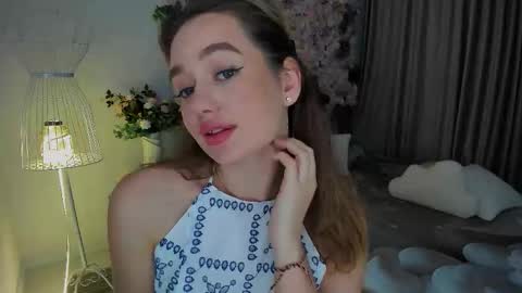 Emma online show from November 25, 7:58 pm