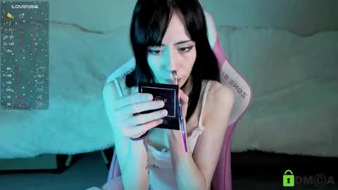 Snapshot of miranaliebert chatting on October 16, 8:11 pm Mirana online show from October 16, 8:11 pm