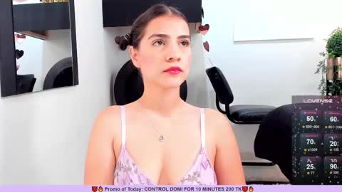 Snapshot of miranda_doll_ chatting on February 18, 12:06 pm online show from February 18, 12:06 pm