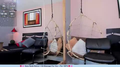 Snapshot of miranda_doll_ chatting on October 17, 12:41 pm online show from October 17, 12:41 pm