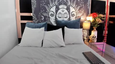 Miranda  online show from February 13, 6:09 pm