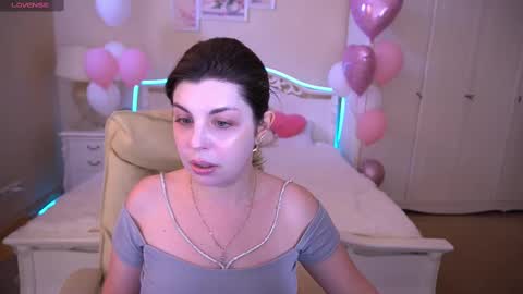 Snapshot of mirandawarm chatting on February 17, 12:49 pm Miranda online show from February 17, 12:49 pm