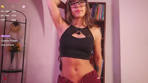 MIRANDA HERNANDEZ online show from June 2, 3:18 am