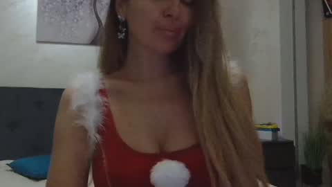 Snapshot of miriam04 chatting on December 24, 10:17 pm miriam04 online show from December 24, 10:17 pm