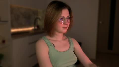 Mira online show from April 5, 10:53 pm