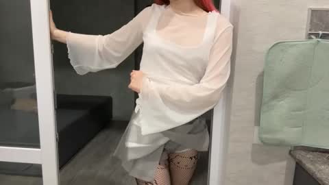 Snapshot of mishahartwigsen chatting on September 21, 6:17 pm Molly online show from September 21, 6:17 pm
